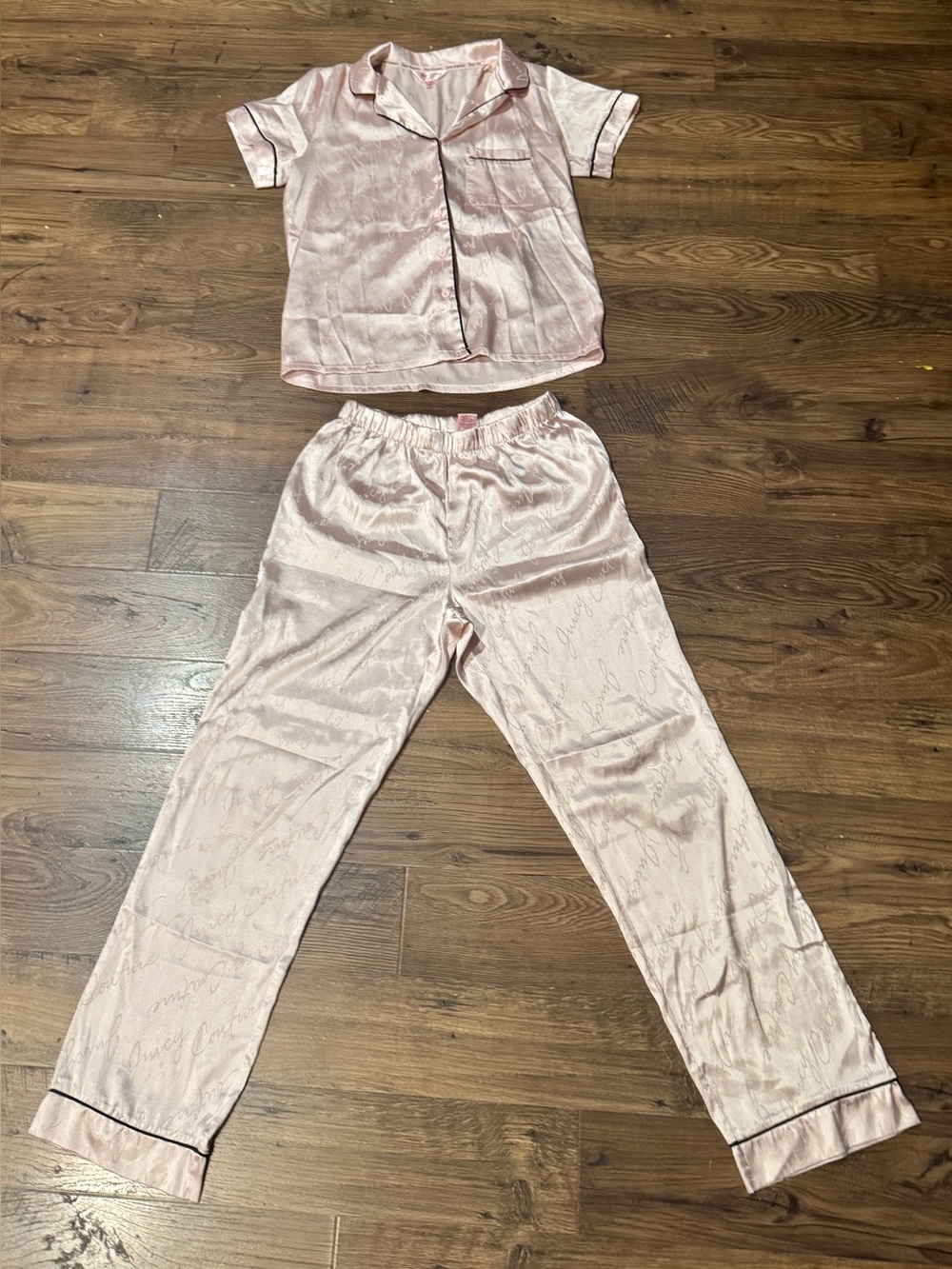 Juicy Couture Satin Pajama Set Light Pink Short Sleeve Top & Pants Size Small
